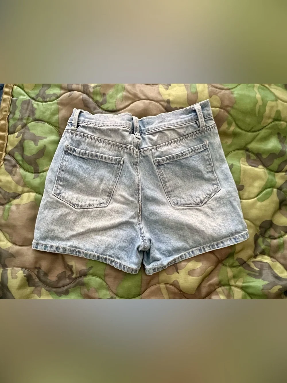 Blue Spice Girls Distressed Denim Shorts Size 10 Light Wash